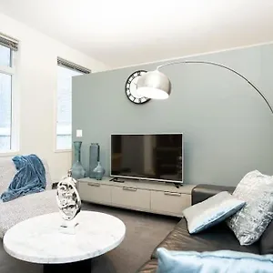Holiday home Premium 2bd Loft Dt Heated Parking Rooftop Patio Bbq Gym Coffee Winnipeg