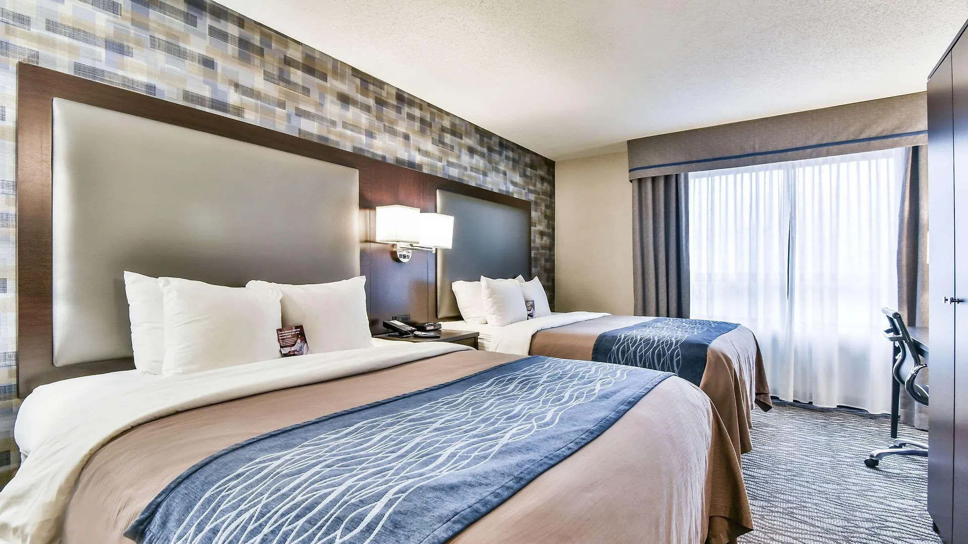 Comfort Hotel Airport North Toronto 3*,  Canada