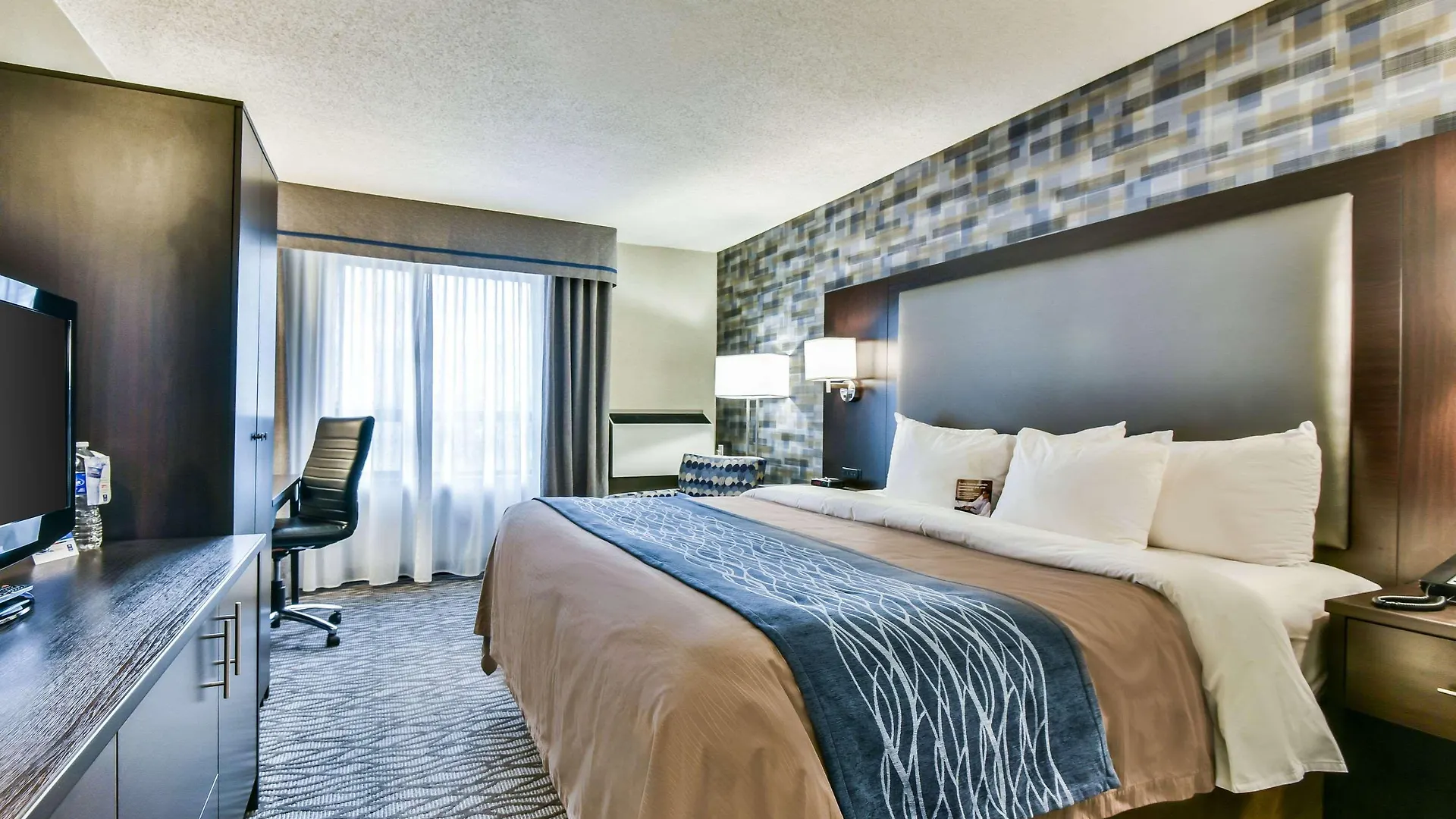 Comfort Hotel Airport North Toronto Canada