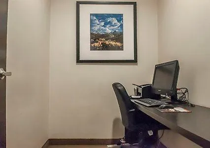 Comfort Hotel Airport North Toronto