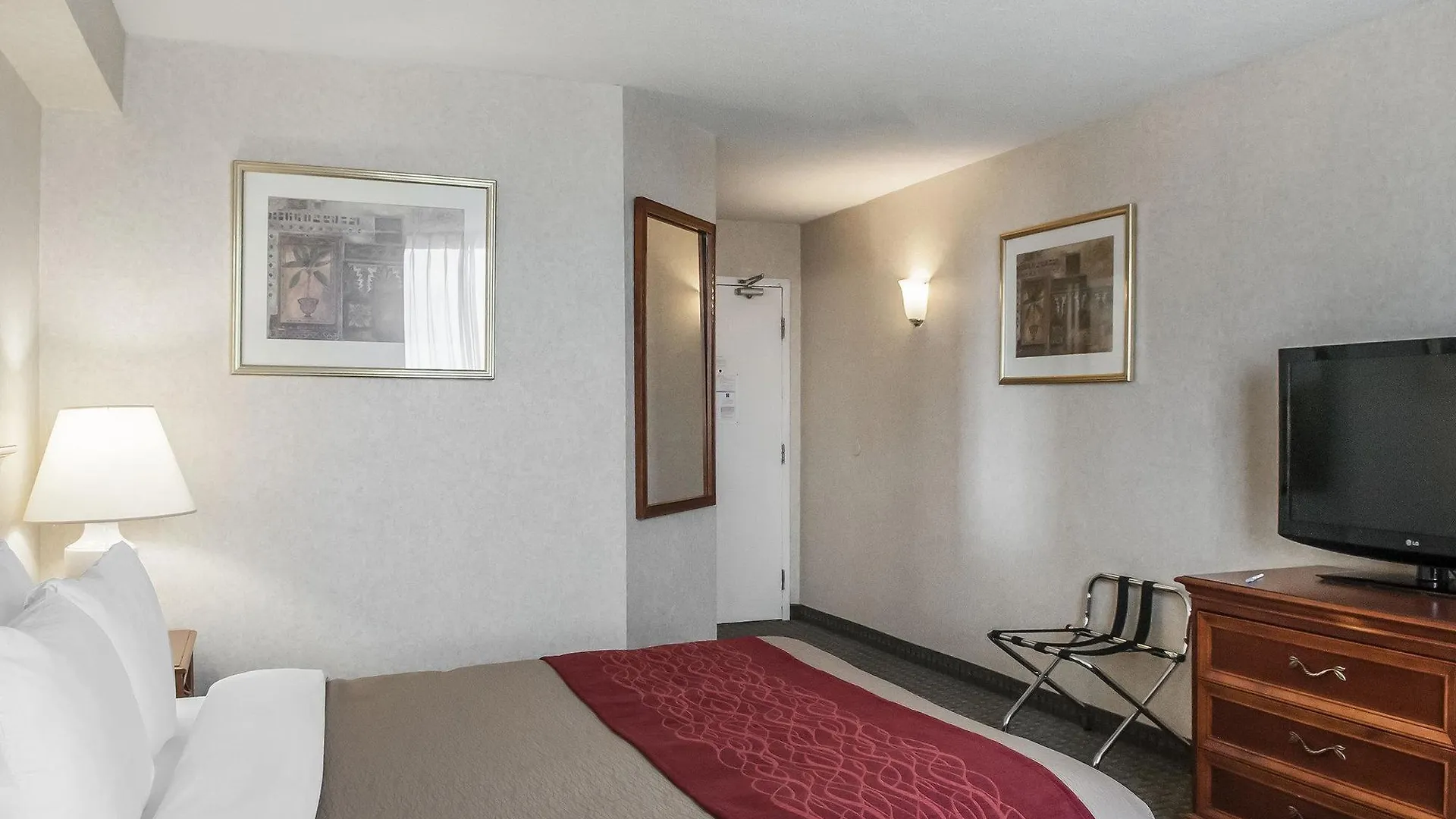 Comfort Hotel Airport North Toronto