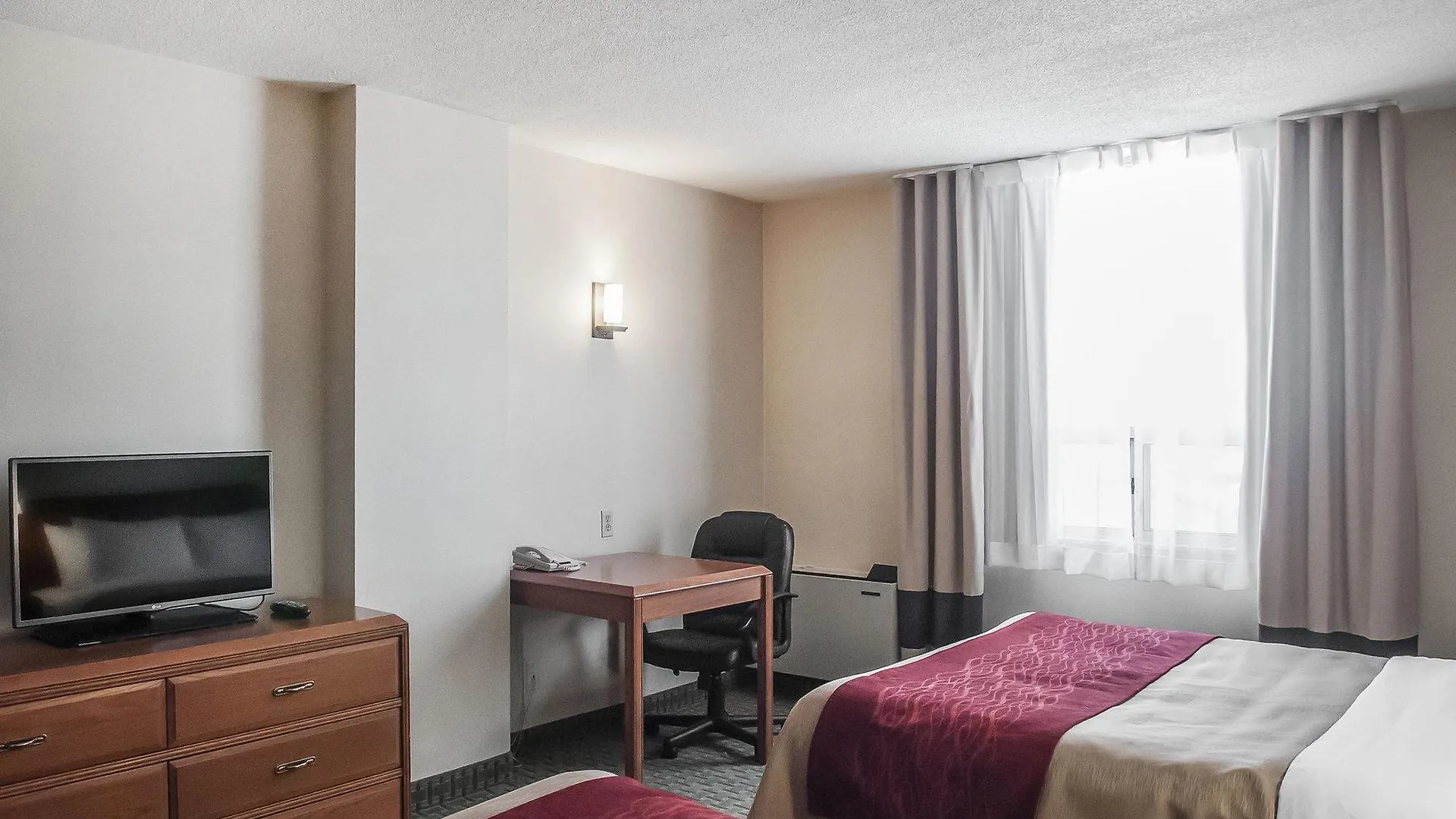 Comfort Hotel Airport North Toronto