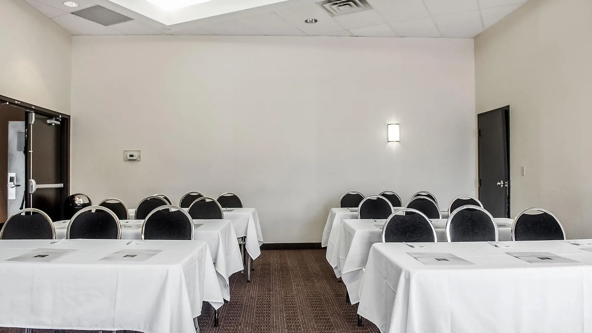 Comfort Hotel Airport North Toronto 3*,