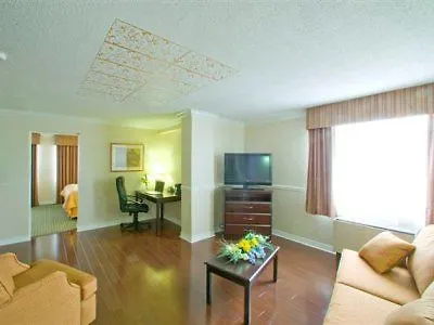 Comfort Hotel Airport North Toronto
