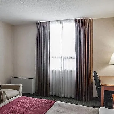 Comfort Hotel Airport North Toronto