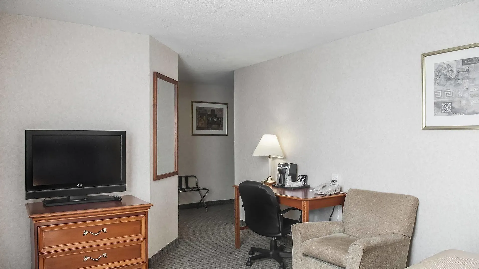 Comfort Hotel Airport North Toronto 3*,
